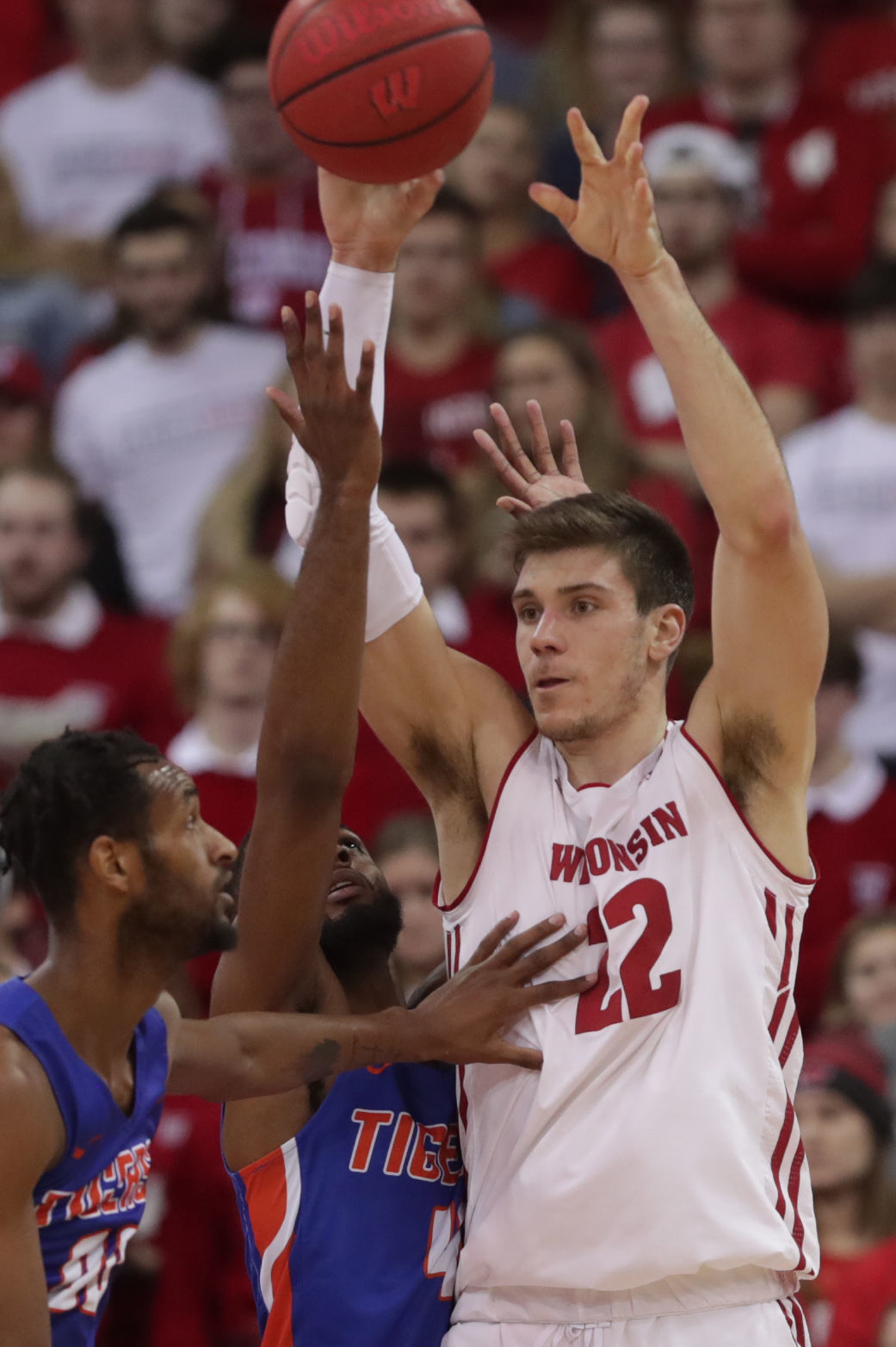 Badgers 101, Tigers 60